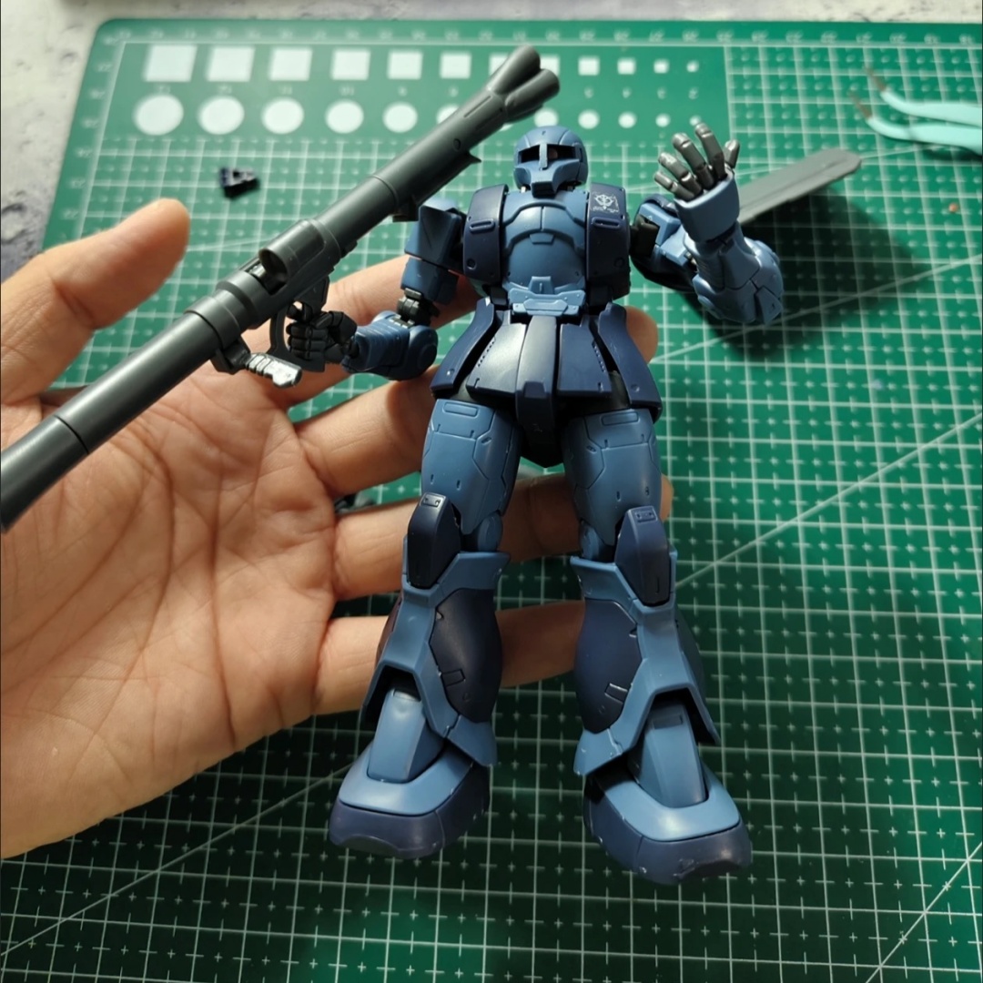 Model Kit Zaku - GTO MS-05 HG 1/144 ザクブラックトライスターメカ組立モデルキットアクションフィギュアデスクトップ装飾人形おもちゃギフト