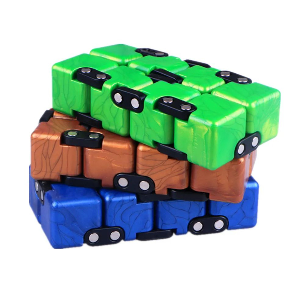 QiYi 2 × 2 クレイジーキューブ 2 × 2 × 2 - Model Kit Infinite Dimension のレビューと価格