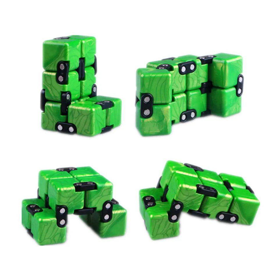 QiYi 2 × 2 クレイジーキューブ 2 × 2 × 2 - Model Kit Infinite Dimension のレビューと価格